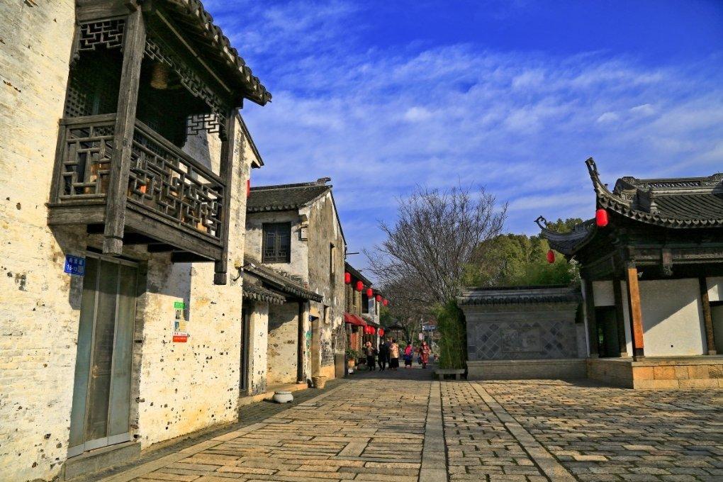 省十四届人大二次会议秘书处开发布会介绍成果
